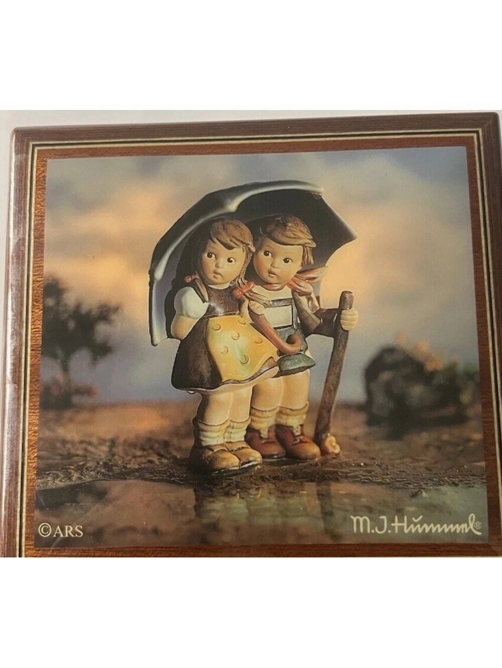 VINTAGE ERCOLANO SORRENTO ITALY  MUSIC JEWELRY BOX MJ HUMMEL UMBRELLA CHILDREN